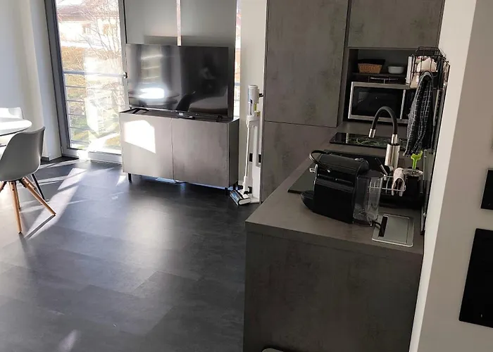 Apartament Stadt Und See Nahes Wohnen Mit Grosser Terasse Und Carport Parkplatz