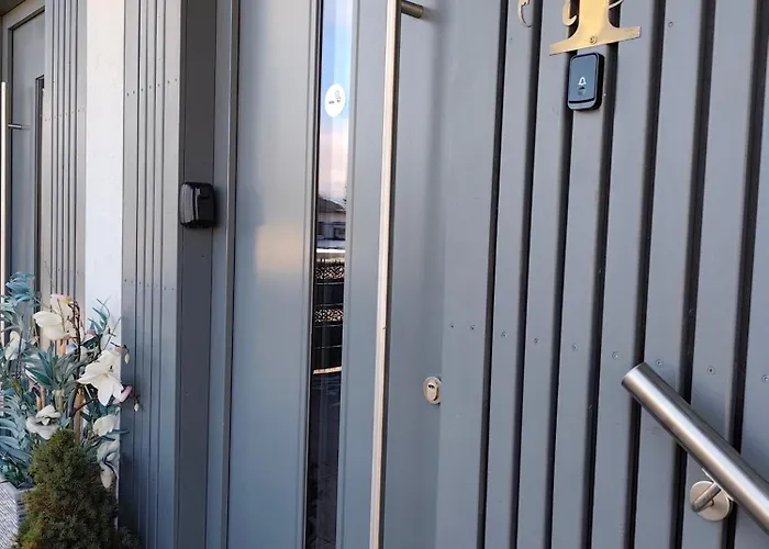 Stadt Und See Nahes Wohnen Mit Grosser Terasse Und Carport Parkplatz Klagenfurt am Woerthersee